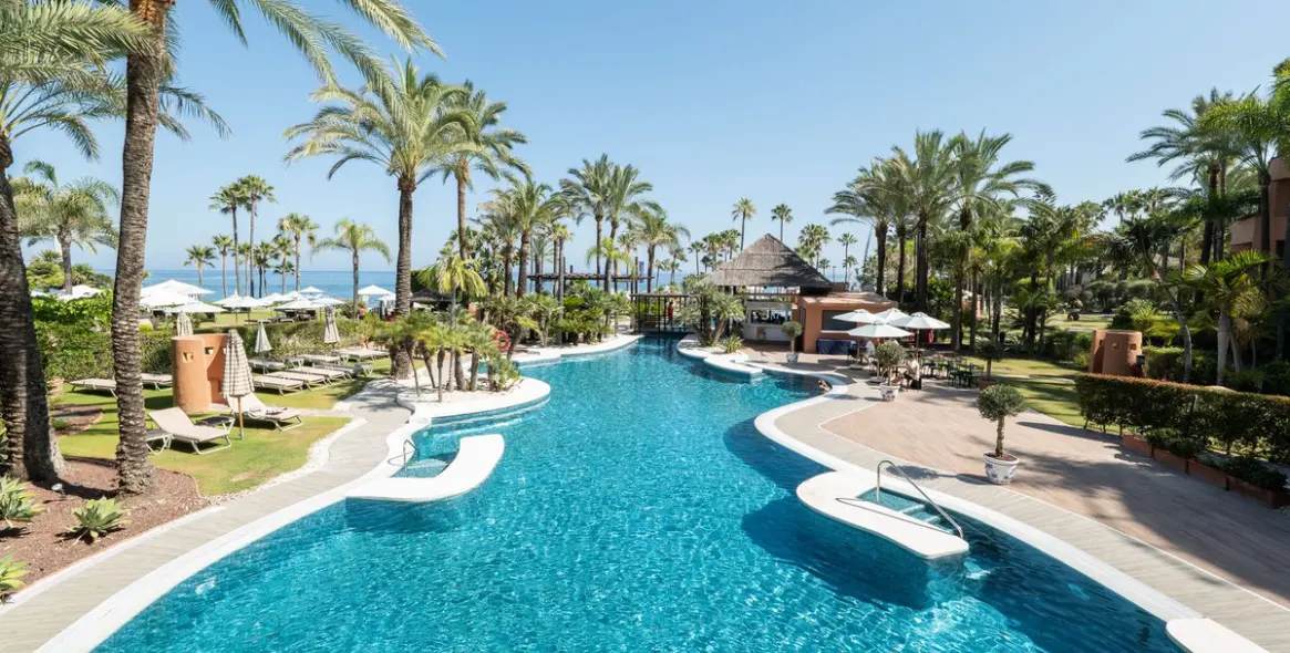 Долгосрочная аренда апартаментов на среднем этаже в Estepona 30