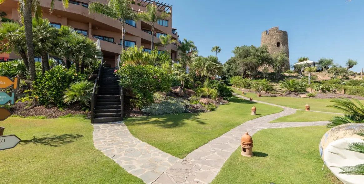 Долгосрочная аренда апартаментов на среднем этаже в Estepona 32