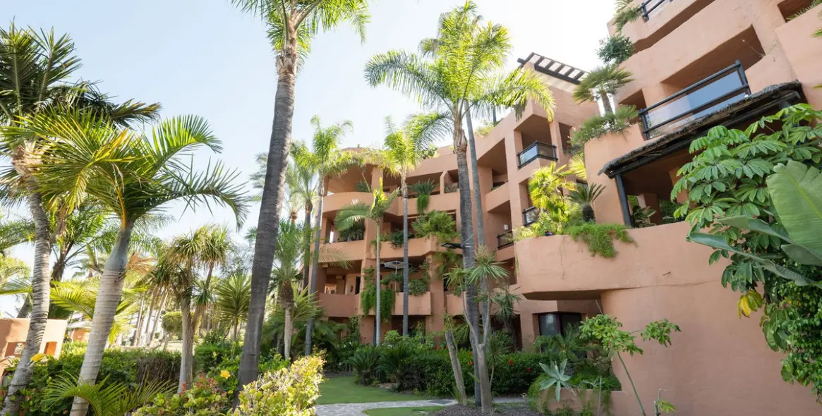 Долгосрочная аренда апартаментов на среднем этаже в Estepona 33