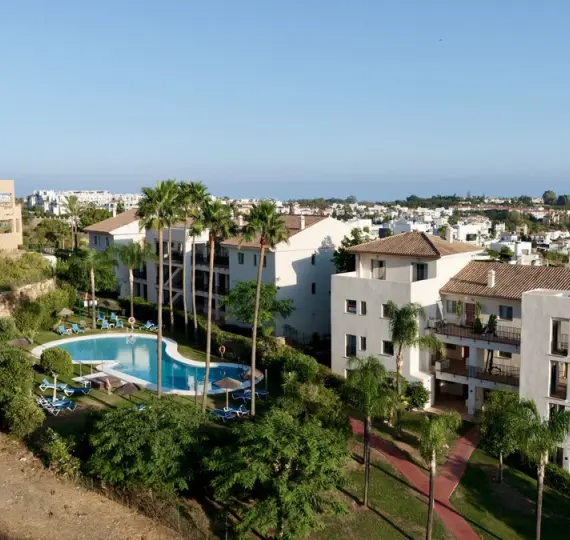 Долгосрочная аренда апартаментов на среднем этаже в Estepona