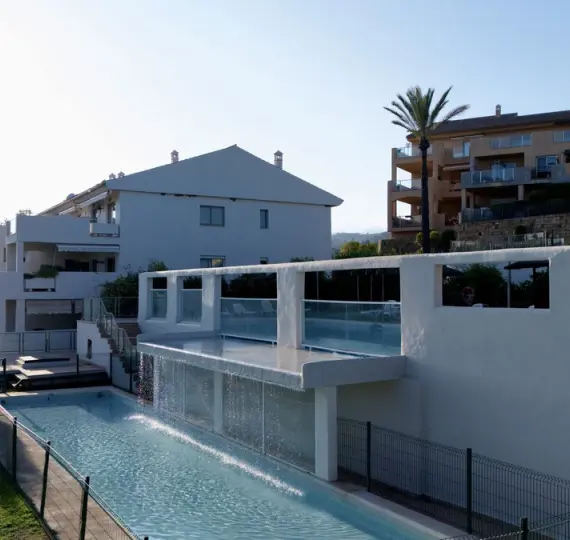 Долгосрочная аренда апартаментов на среднем этаже в Estepona