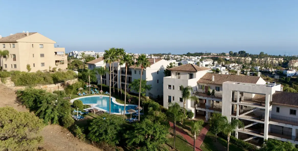 Alquiler a largo plazo de apartamento en planta media en Estepona 3