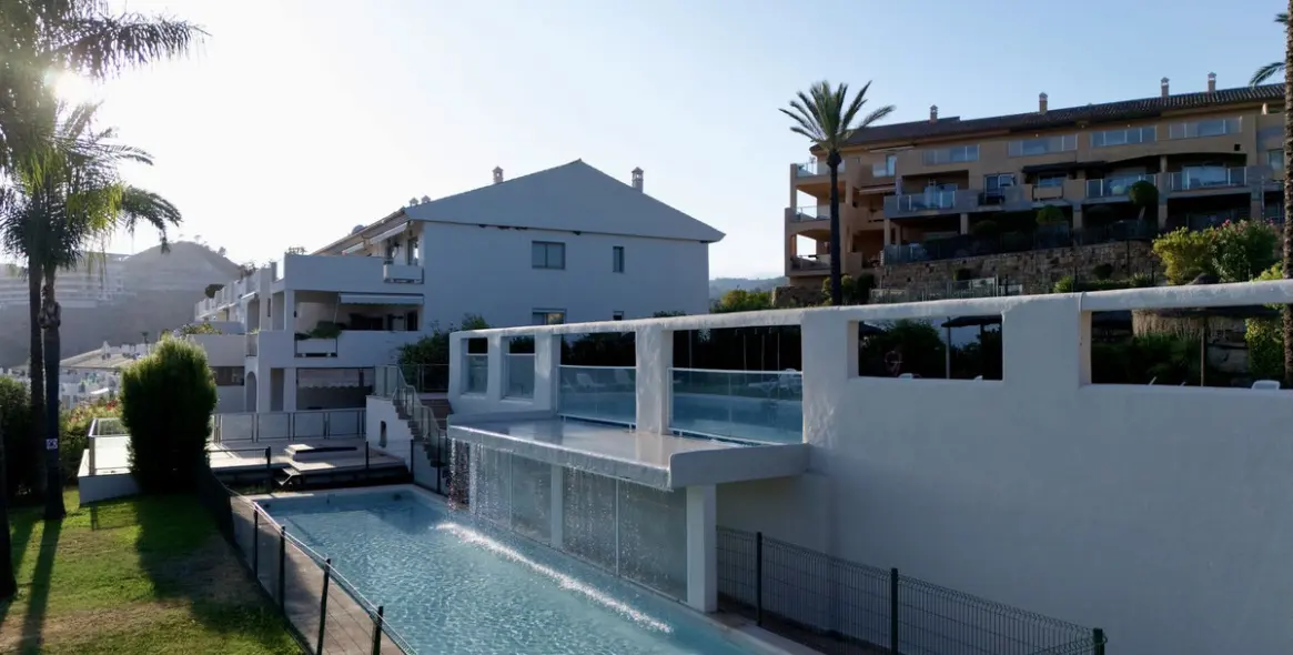 Alquiler a largo plazo de apartamento en planta media en Estepona 4