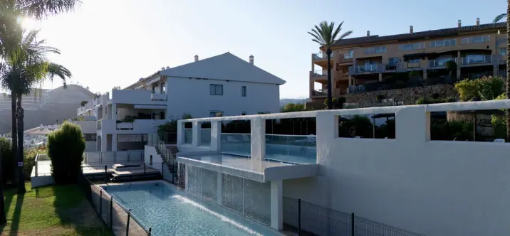 Long-term rent of middle floor apartment in Estepona 3