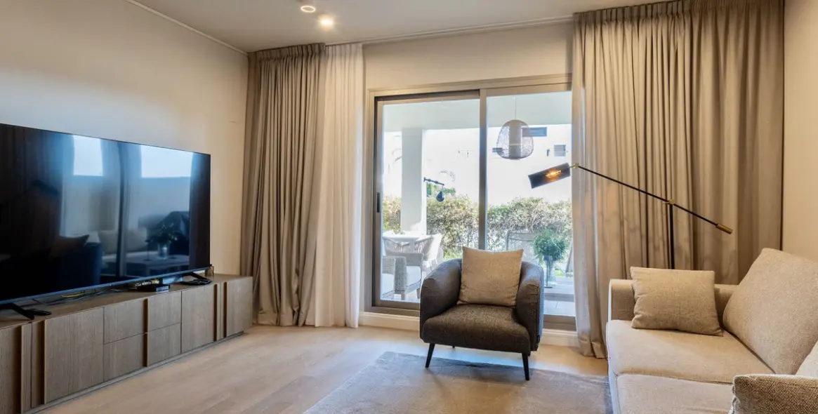 Alquiler a largo plazo de apartamento en planta media en Estepona 13