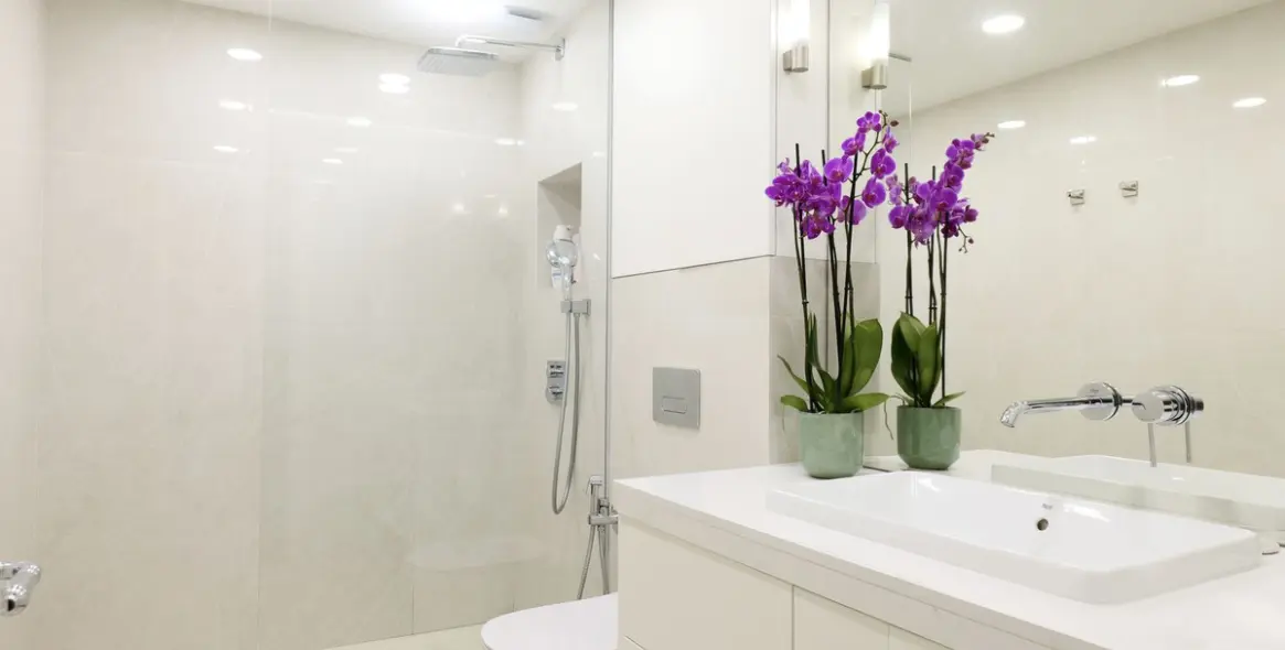 Alquiler a largo plazo de apartamento en planta media en Estepona 18