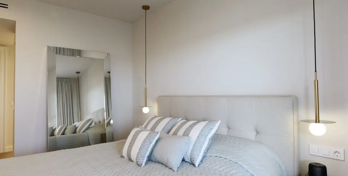 Alquiler a largo plazo de apartamento en planta media en Estepona 19