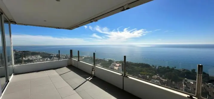 Long-term rent of middle floor apartment in Río Real 0