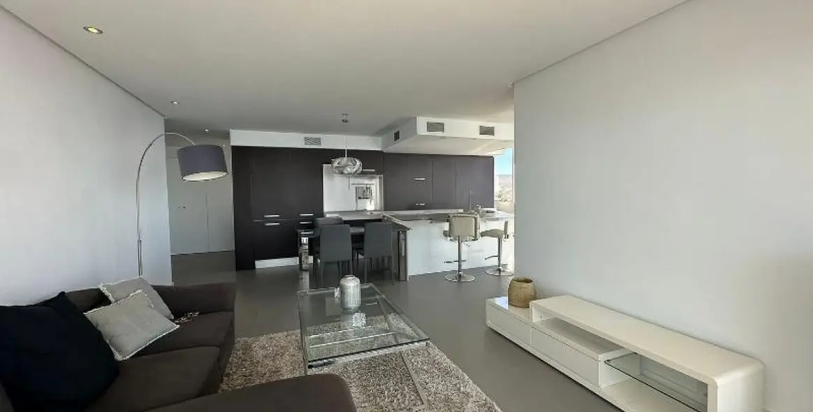 Long-term rent of middle floor apartment in Río Real 9