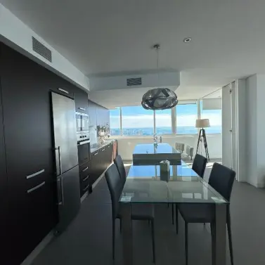 Alquiler a largo plazo de apartamento en planta media en Río Real