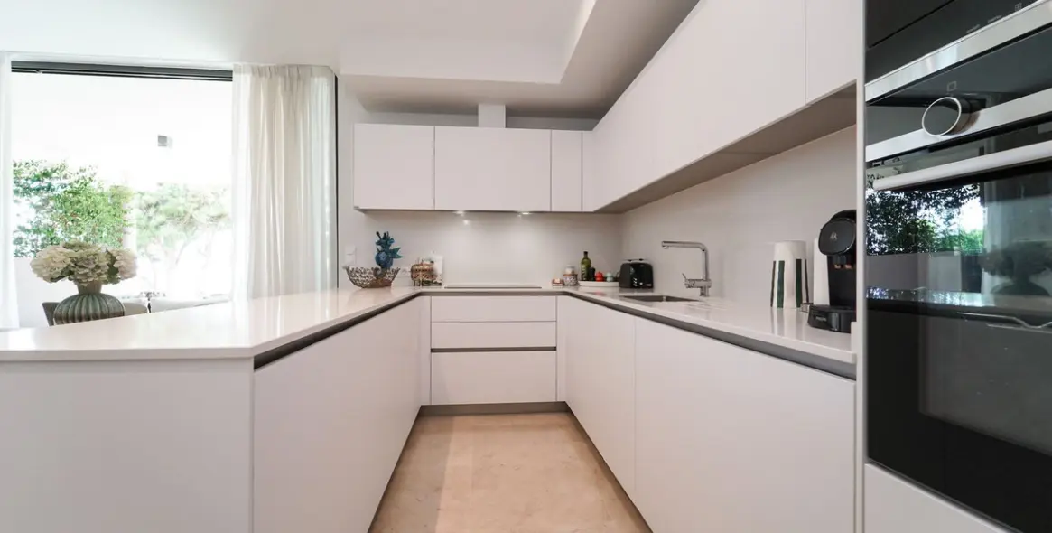 Долгосрочная аренда апартаментов на первом этаже в Cabopino 7