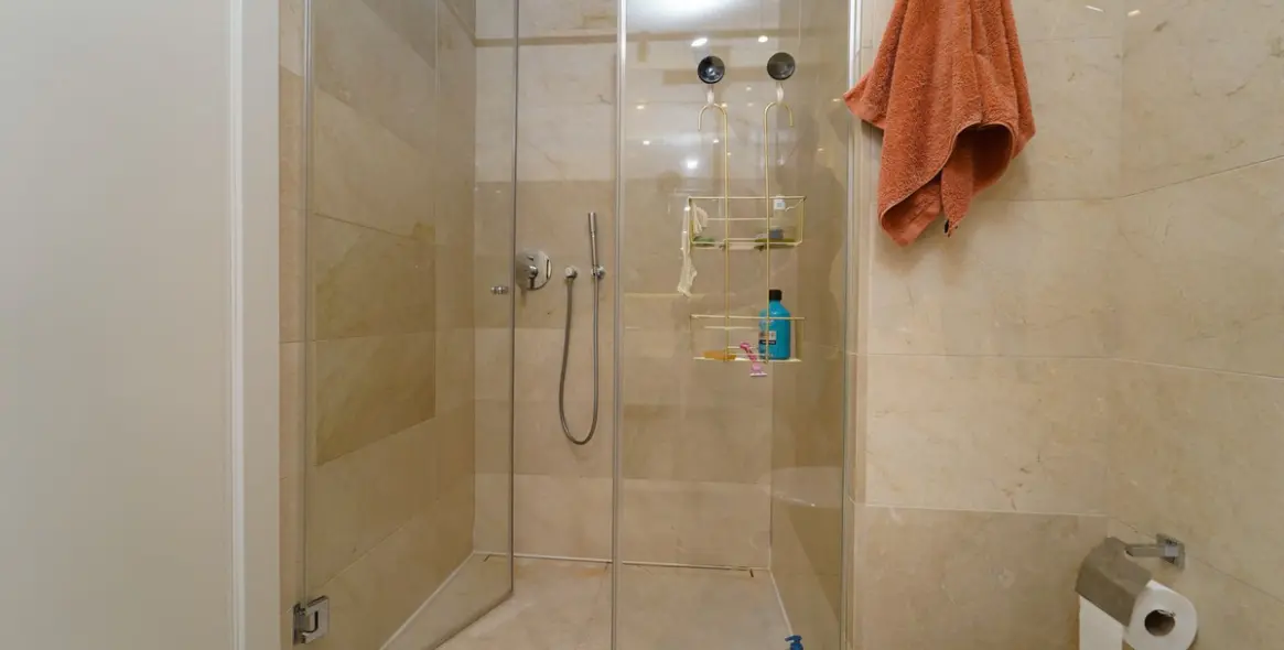 Долгосрочная аренда апартаментов на первом этаже в Cabopino 13