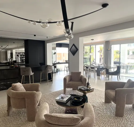 Short-term rent of detached villa in Nueva Andalucía