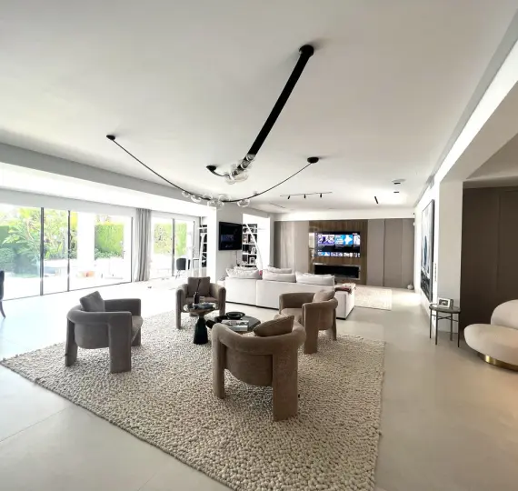 Short-term rent of detached villa in Nueva Andalucía