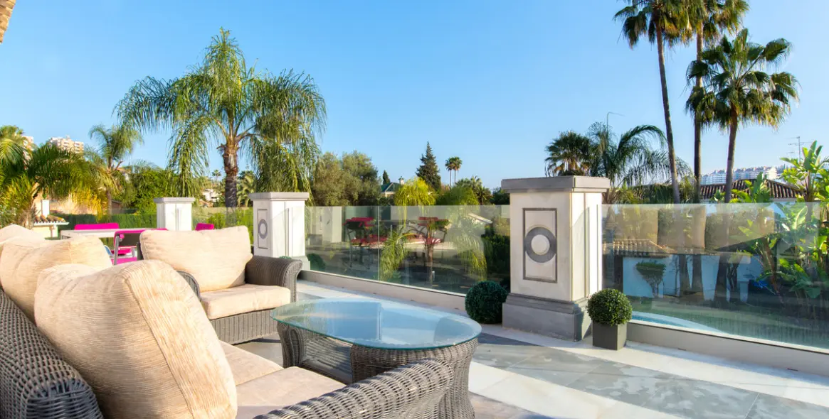 Alquiler a corto plazo de villa independiente en Nueva Andalucía 29