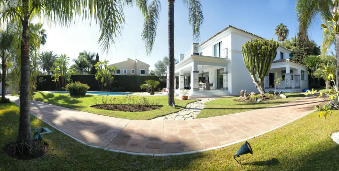 Alquiler a corto plazo de villa independiente en Nueva Andalucía 30