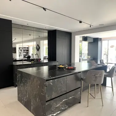 Short-term rent of detached villa in Nueva Andalucía