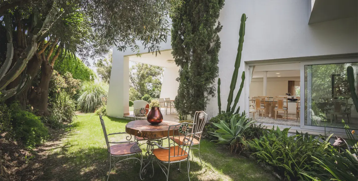 Long-term rent of detached villa in Nueva Andalucía 2