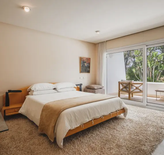 Long-term rent of detached villa in Nueva Andalucía