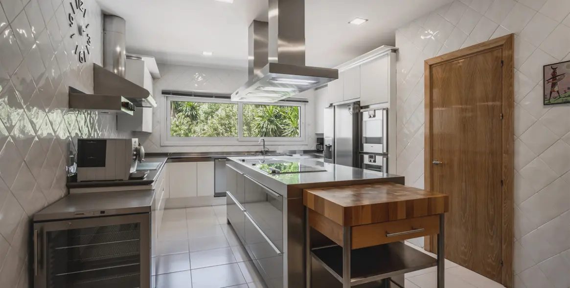 Long-term rent of detached villa in Nueva Andalucía 14