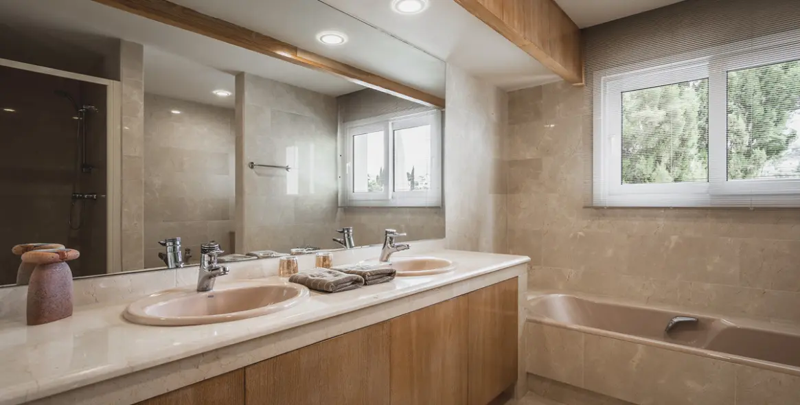 Long-term rent of detached villa in Nueva Andalucía 22