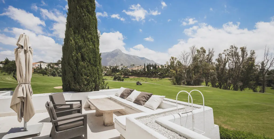 Long-term rent of detached villa in Nueva Andalucía 32