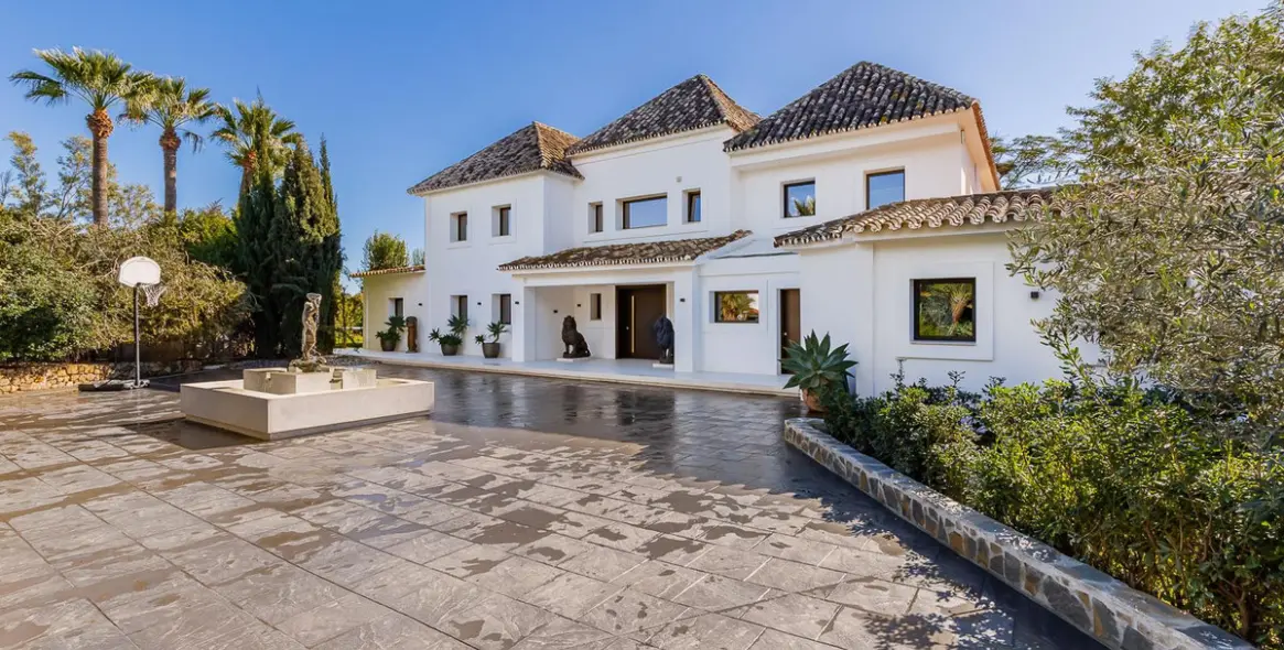 Short-term rent of detached villa in Benahavís 1