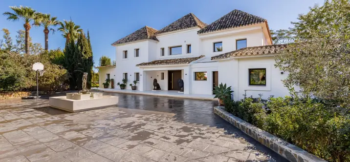 Краткосрочная аренда  отдельно стоящей виллы в Benahavís 0