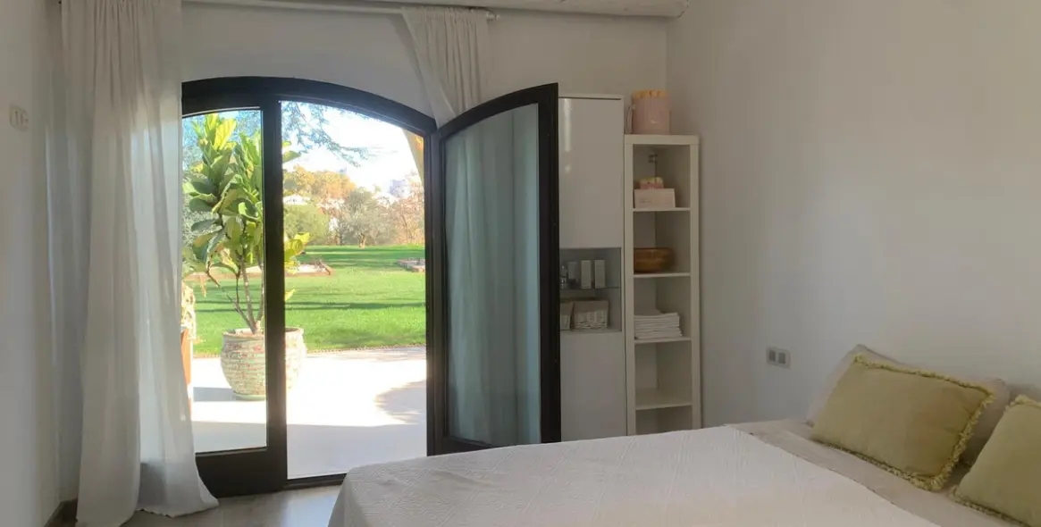 Краткосрочная аренда  отдельно стоящей виллы в Benahavís 34