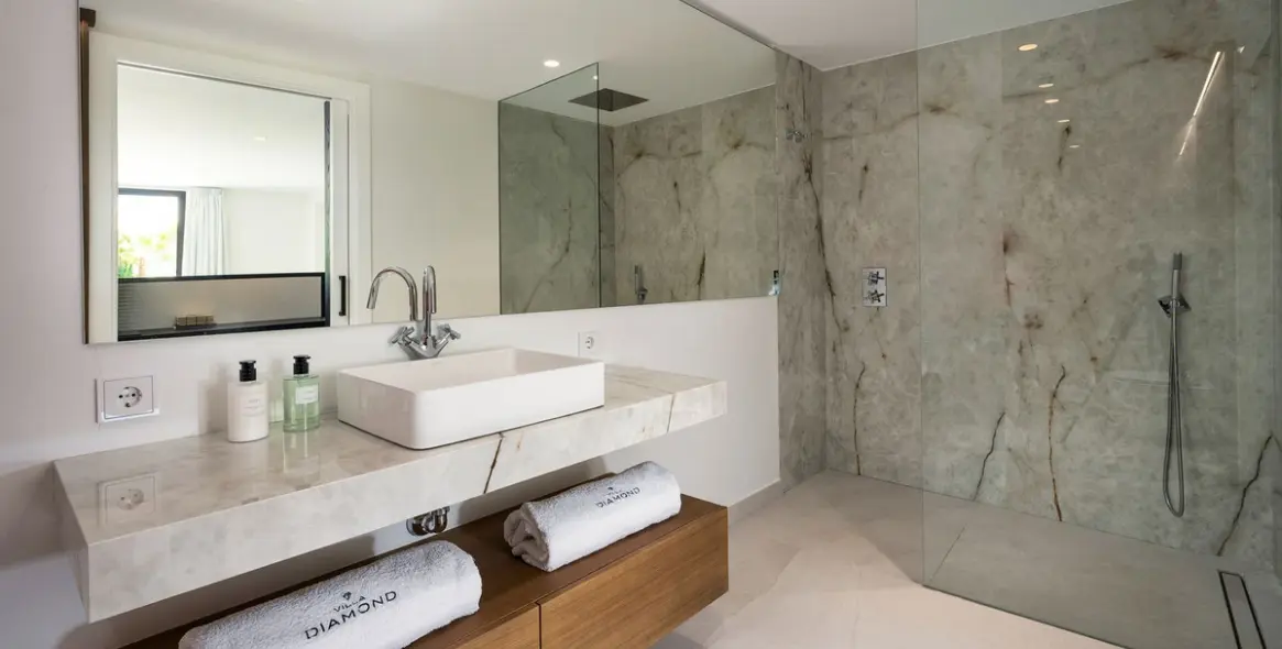 Long-term rent of detached villa in Marbella 13