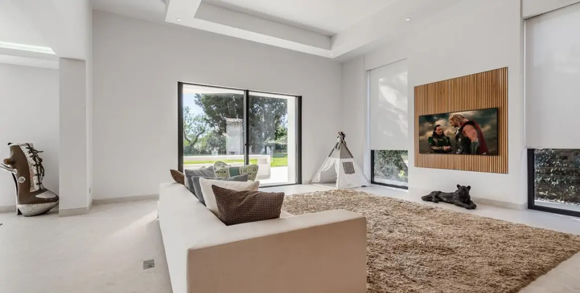 Short-term rent of detached villa in Estepona 4