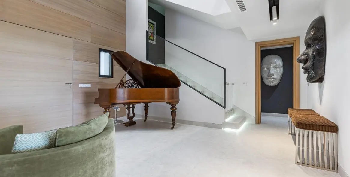 Short-term rent of detached villa in Estepona 5