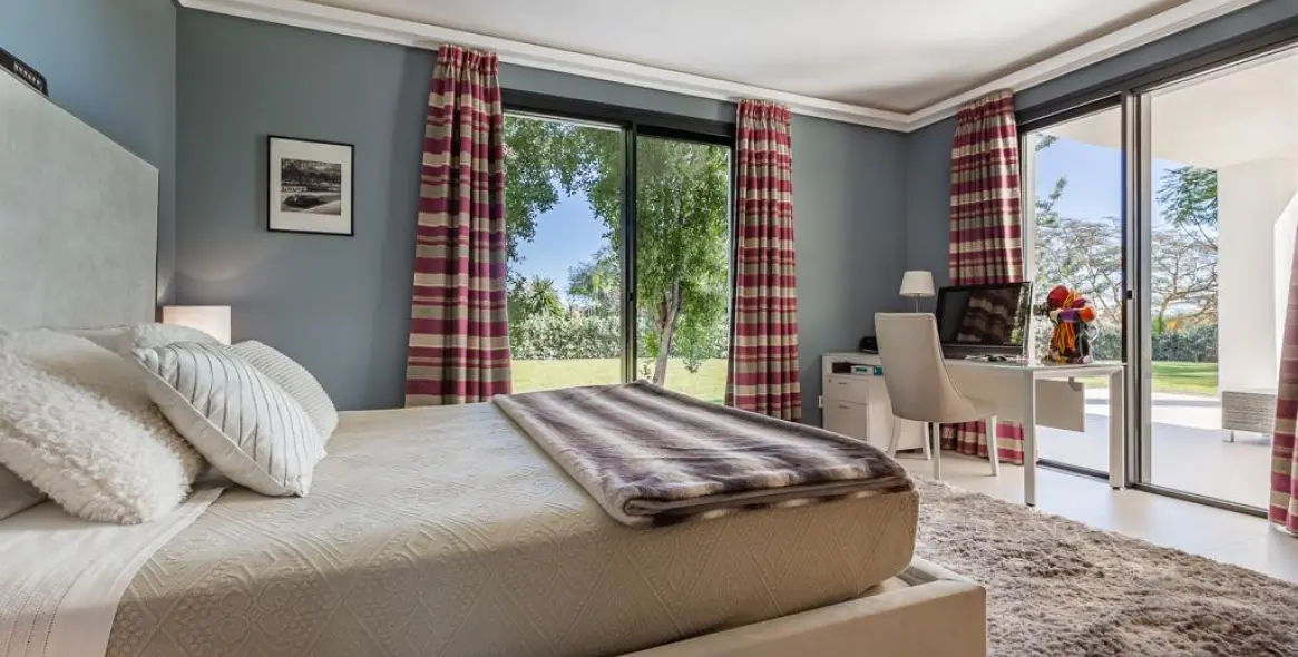 Short-term rent of detached villa in Estepona 9