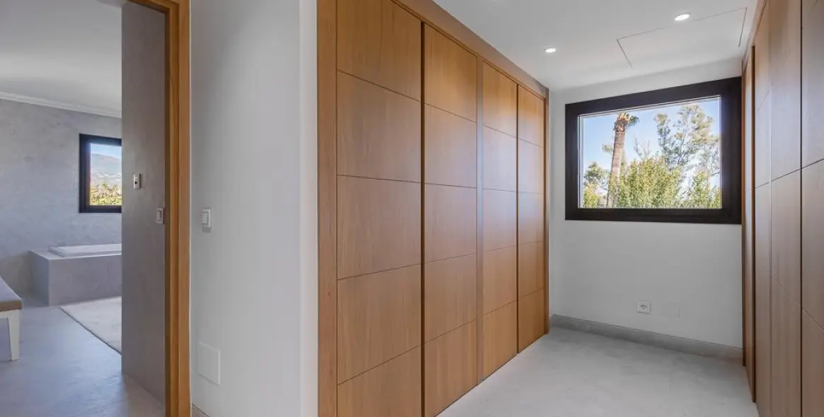 Short-term rent of detached villa in Estepona 20