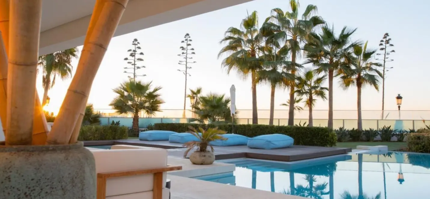 Short-term rent of detached villa in Marbella 0