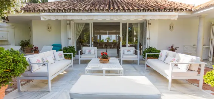 Краткосрочная аренда  отдельно стоящей виллы в The Golden Mile 1