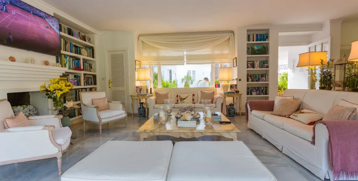 Краткосрочная аренда  отдельно стоящей виллы в The Golden Mile 4