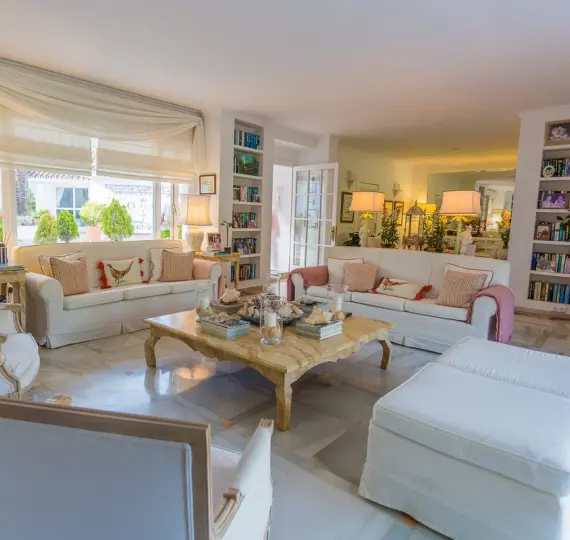 Краткосрочная аренда  отдельно стоящей виллы в The Golden Mile