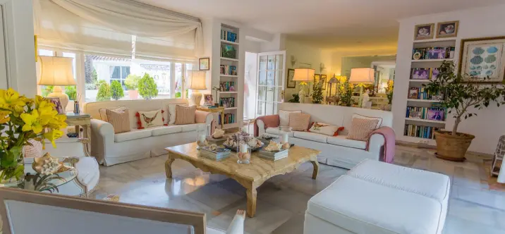 Краткосрочная аренда  отдельно стоящей виллы в The Golden Mile 4