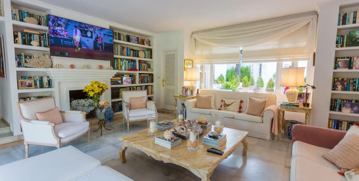 Краткосрочная аренда  отдельно стоящей виллы в The Golden Mile 6