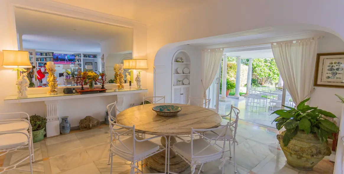 Краткосрочная аренда  отдельно стоящей виллы в The Golden Mile 7