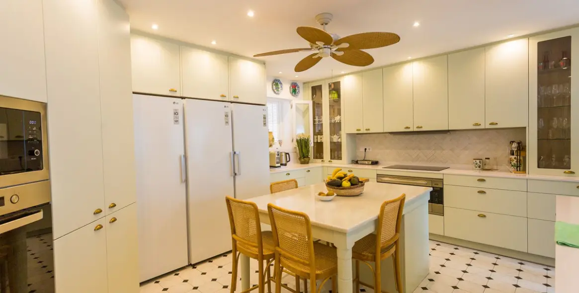 Краткосрочная аренда  отдельно стоящей виллы в The Golden Mile 10