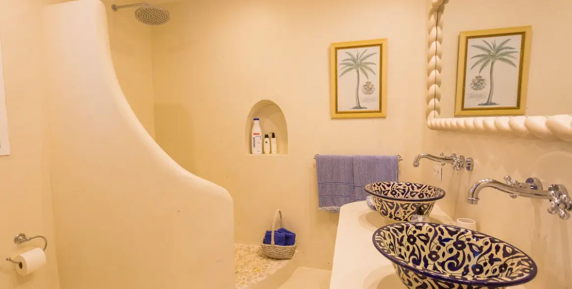 Краткосрочная аренда  отдельно стоящей виллы в The Golden Mile 18