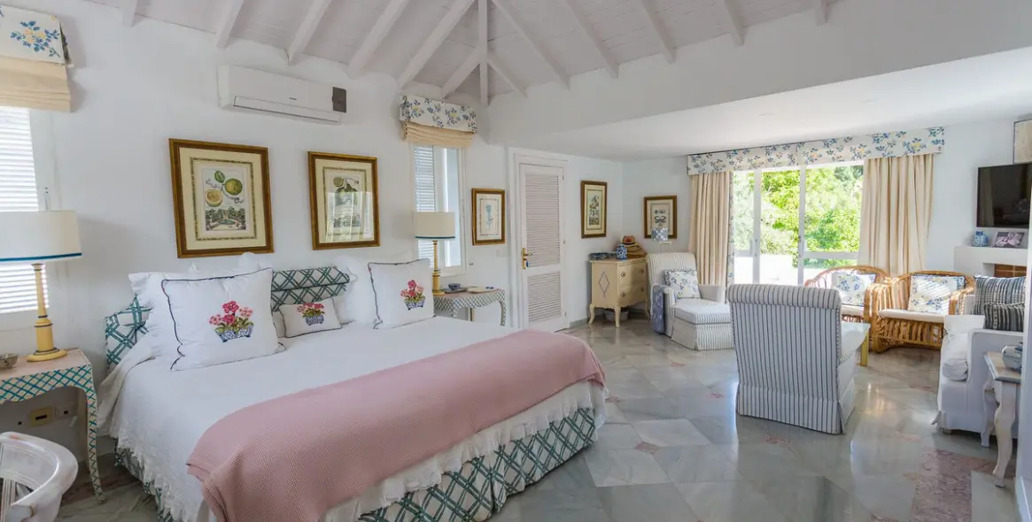 Краткосрочная аренда  отдельно стоящей виллы в The Golden Mile 22