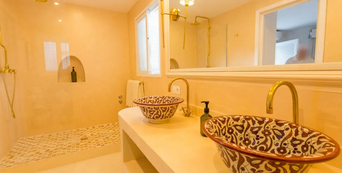 Краткосрочная аренда  отдельно стоящей виллы в The Golden Mile 25