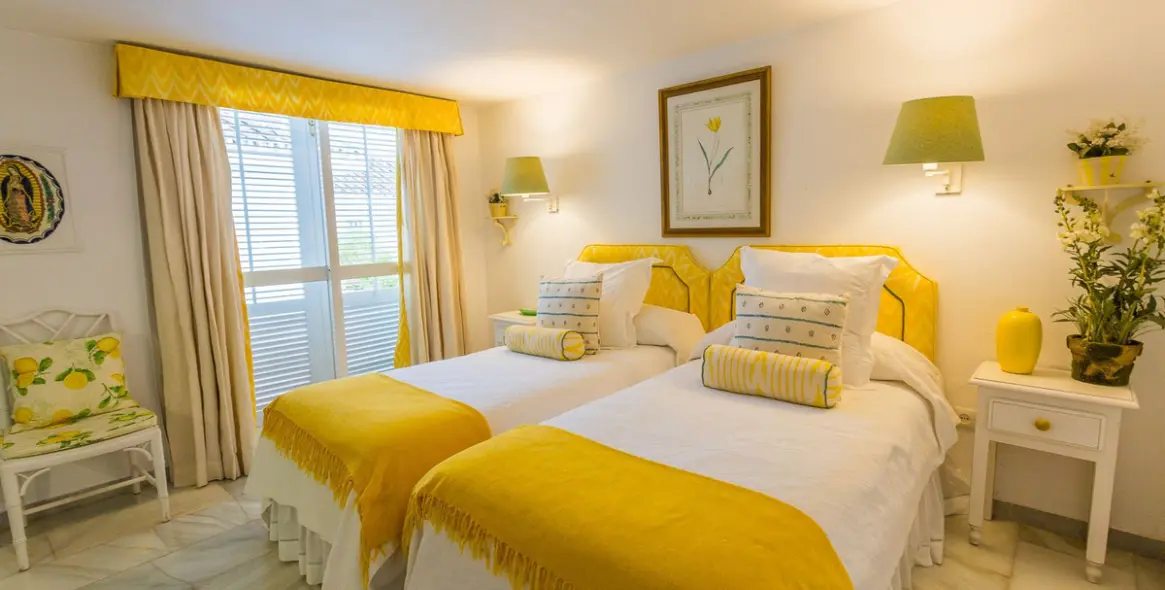 Краткосрочная аренда  отдельно стоящей виллы в The Golden Mile 27