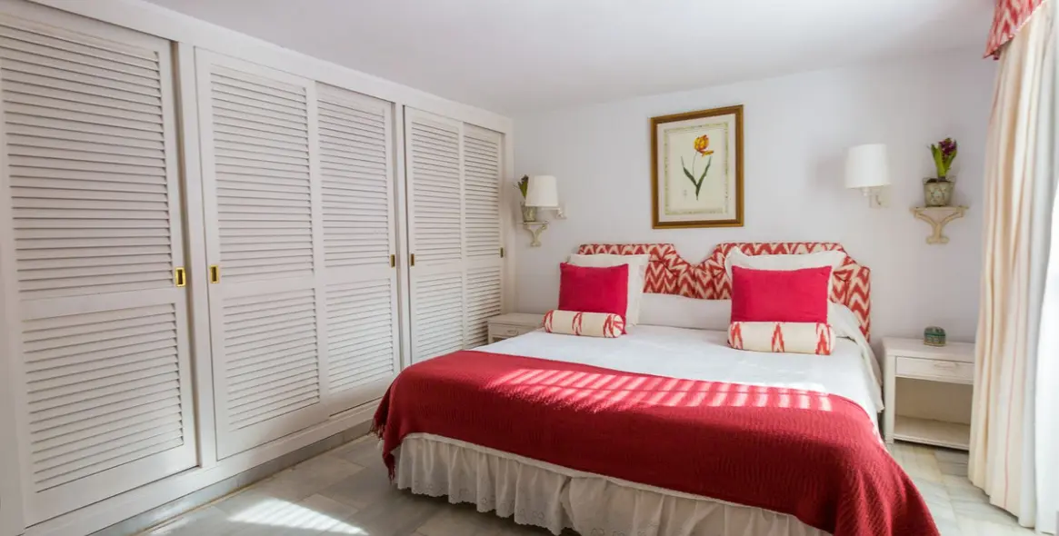 Краткосрочная аренда  отдельно стоящей виллы в The Golden Mile 29