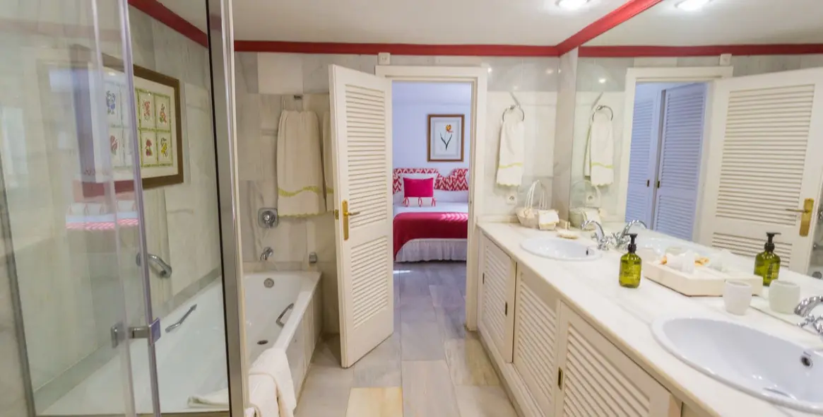 Краткосрочная аренда  отдельно стоящей виллы в The Golden Mile 30