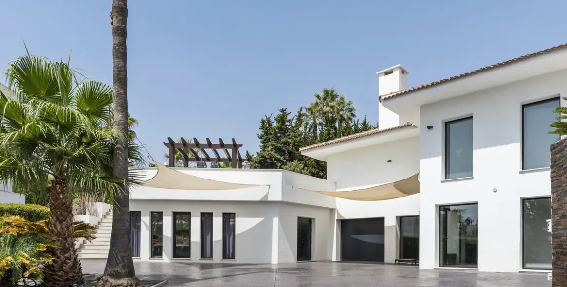 Long-term rent of detached villa in Nueva Andalucía 3