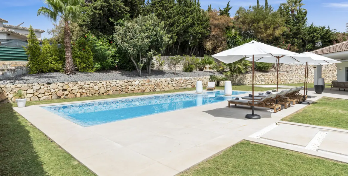 Long-term rent of detached villa in Nueva Andalucía 16